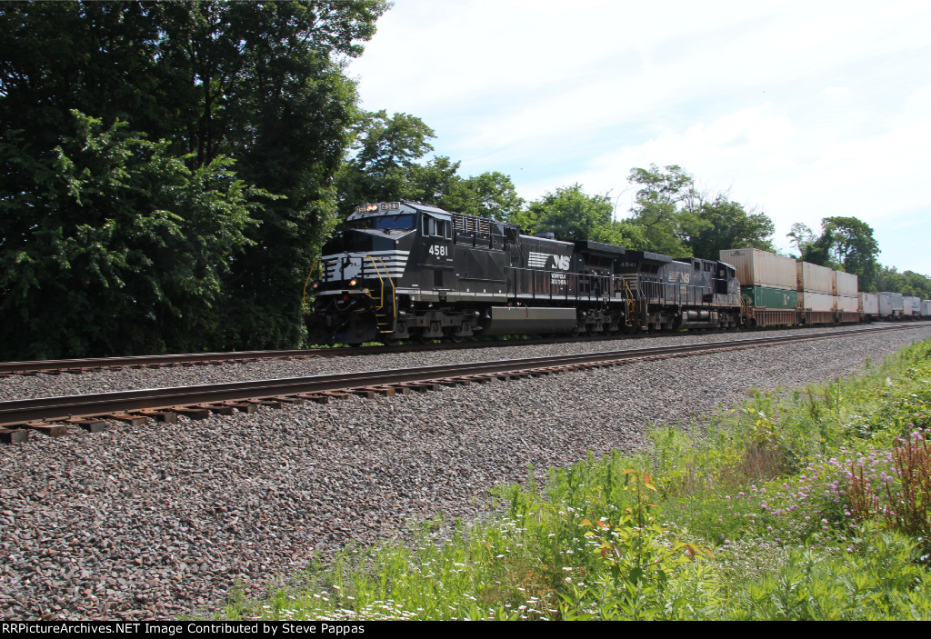 NS 4581 leads 21J West